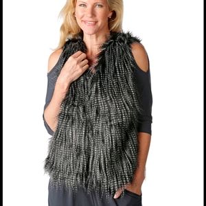 NWT Kim & Co Faux Fur Vest